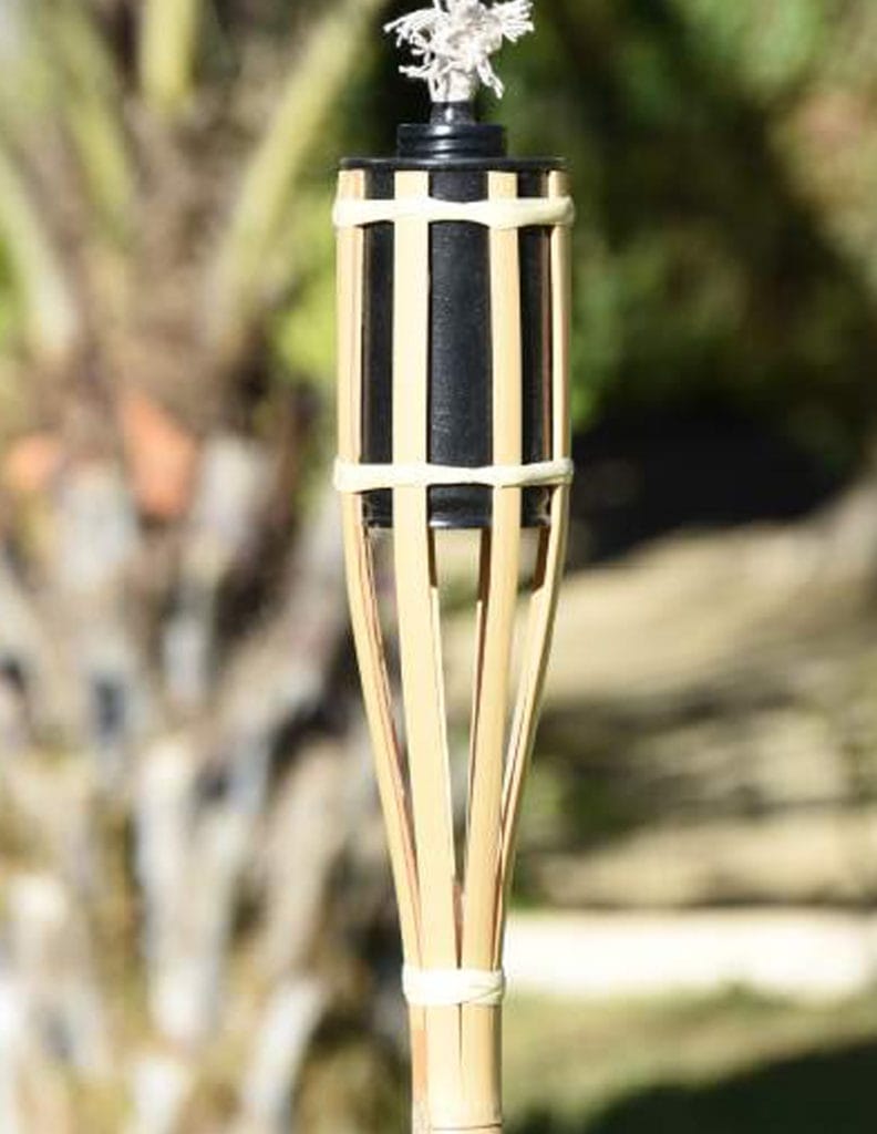 antorcha de bambu suelo